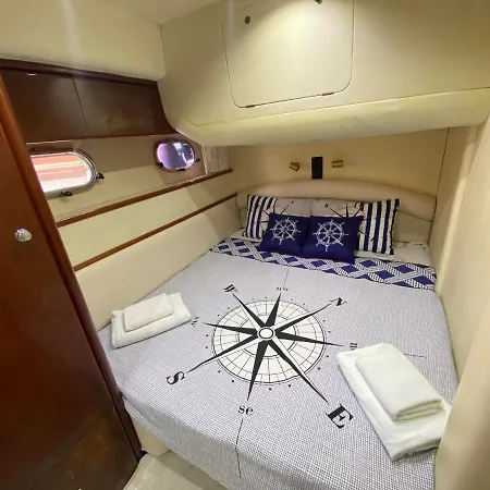 보트호텔 Lares Yachting Çeşme